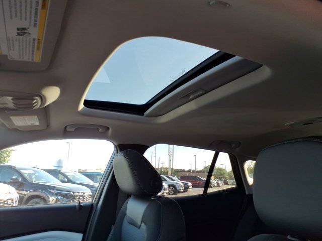 New 2026 Chevrolet Trax LT w/ Sunroof Package FWD image 7