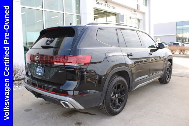 Used 2025 Volkswagen Atlas Peak Edition SE AWD/4WD image 6