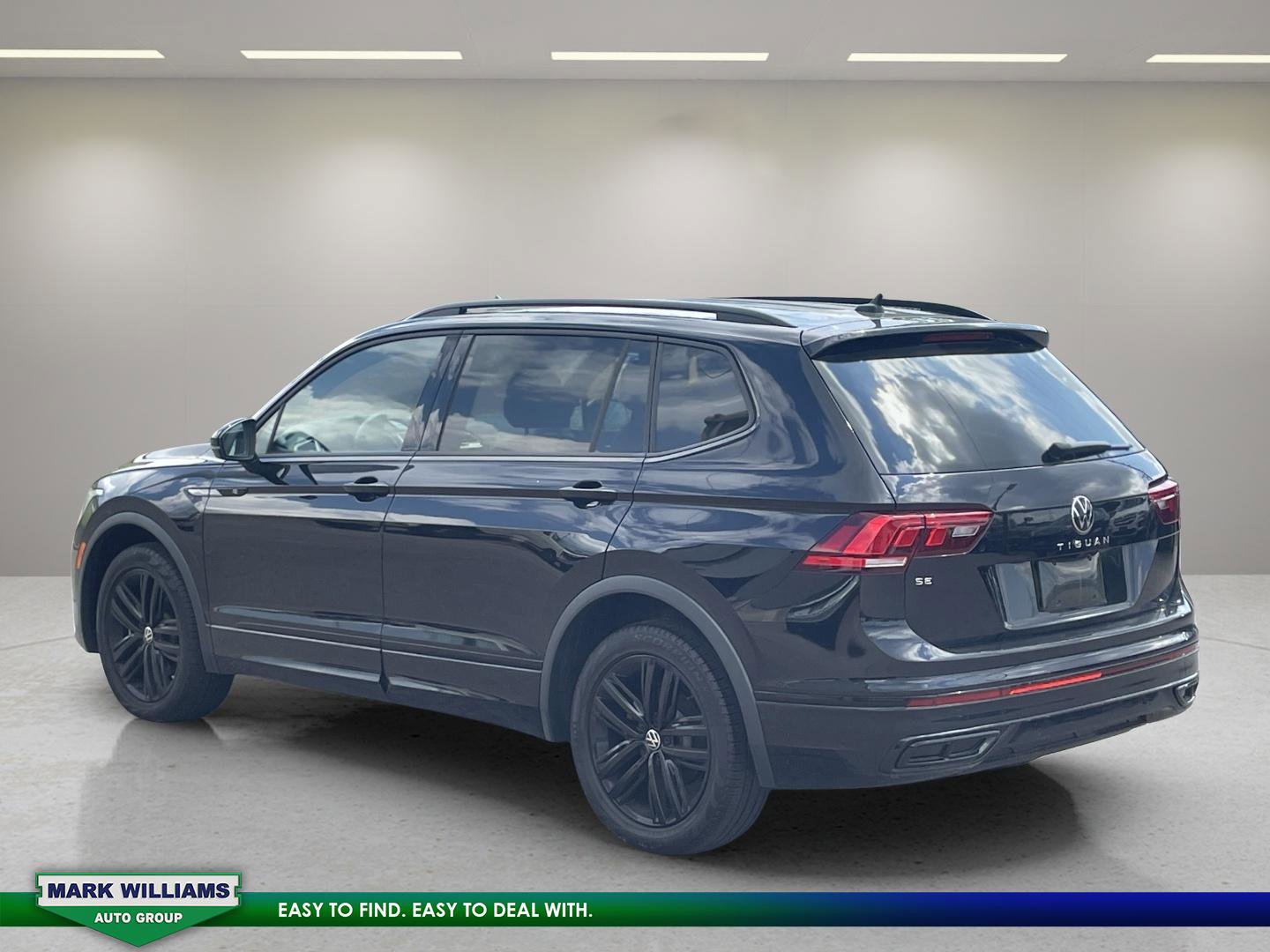 Used 2022 Volkswagen Tiguan SE R-Line image 6