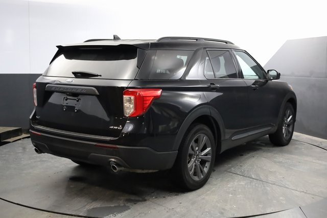 Used 2023 Ford Explorer XLT w/ Equipment Group 202A image 5