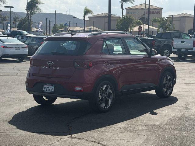 Used 2023 Hyundai Venue Limited FWD image 5