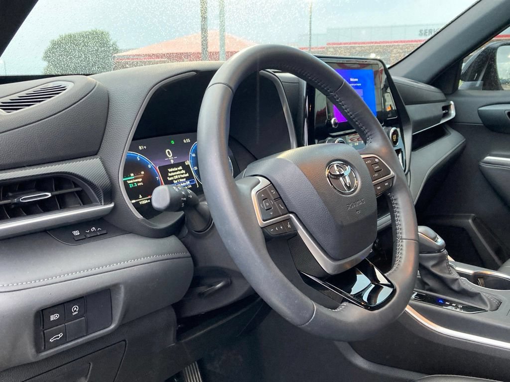 Certified 2026 Toyota Highlander XSE AWD/4WD image 9