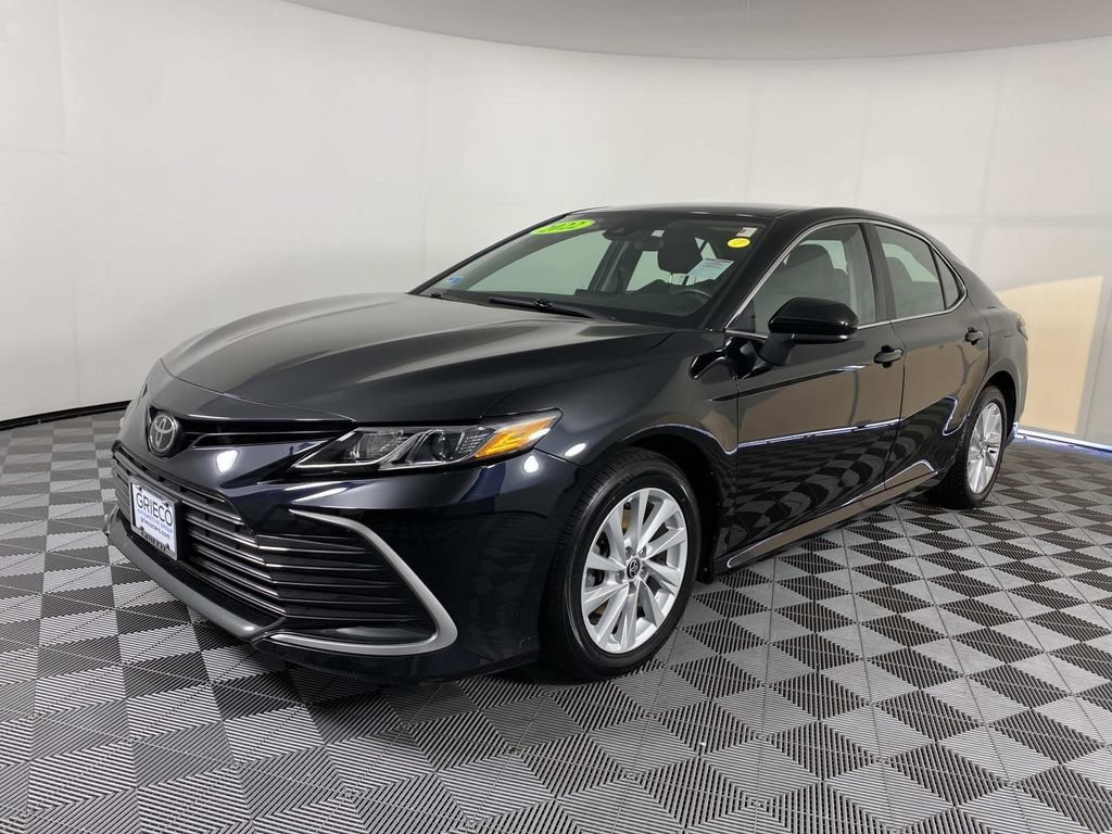Used 2022 Toyota Camry LE AWD/4WD image 4