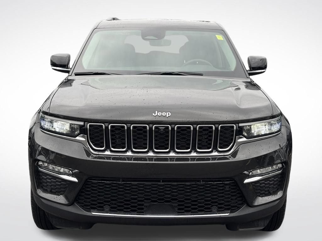 Used 2023 Jeep Grand Cherokee Limited w/ Luxury Tech Group II AWD/4WD image 3