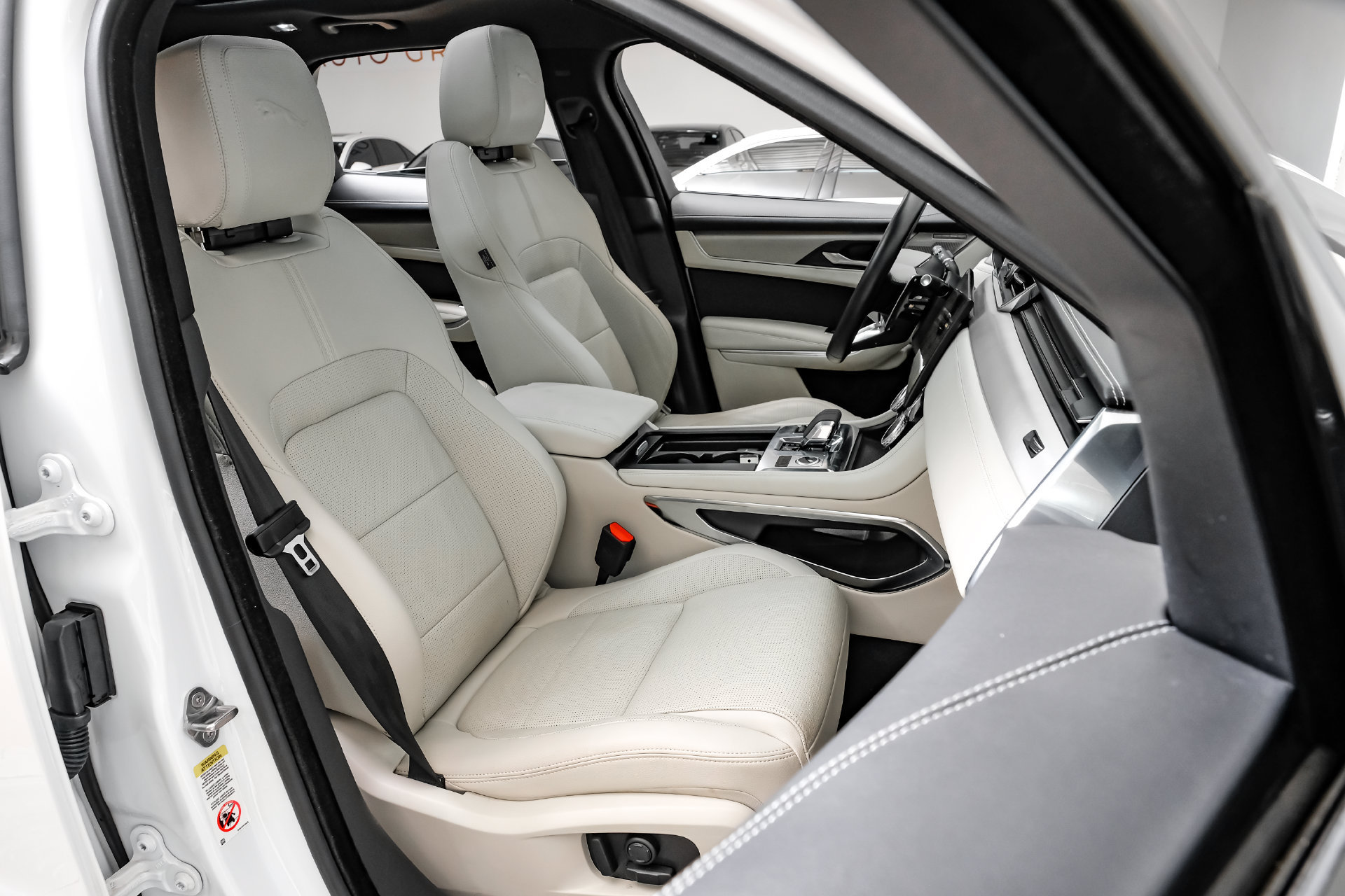 Used 2024 Jaguar F-PACE R-Dynamic S AWD/4WD image 37