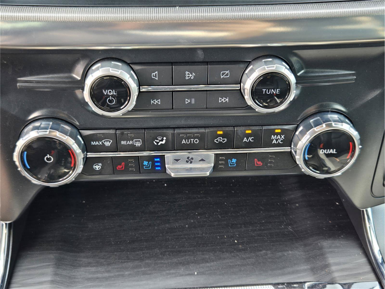 Certified 2024 Ford F150 Lariat w/ FX4 Off-Road Package AWD/4WD image 18