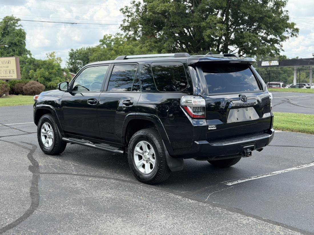 Used 2019 Toyota 4Runner SR5 AWD/4WD image 3