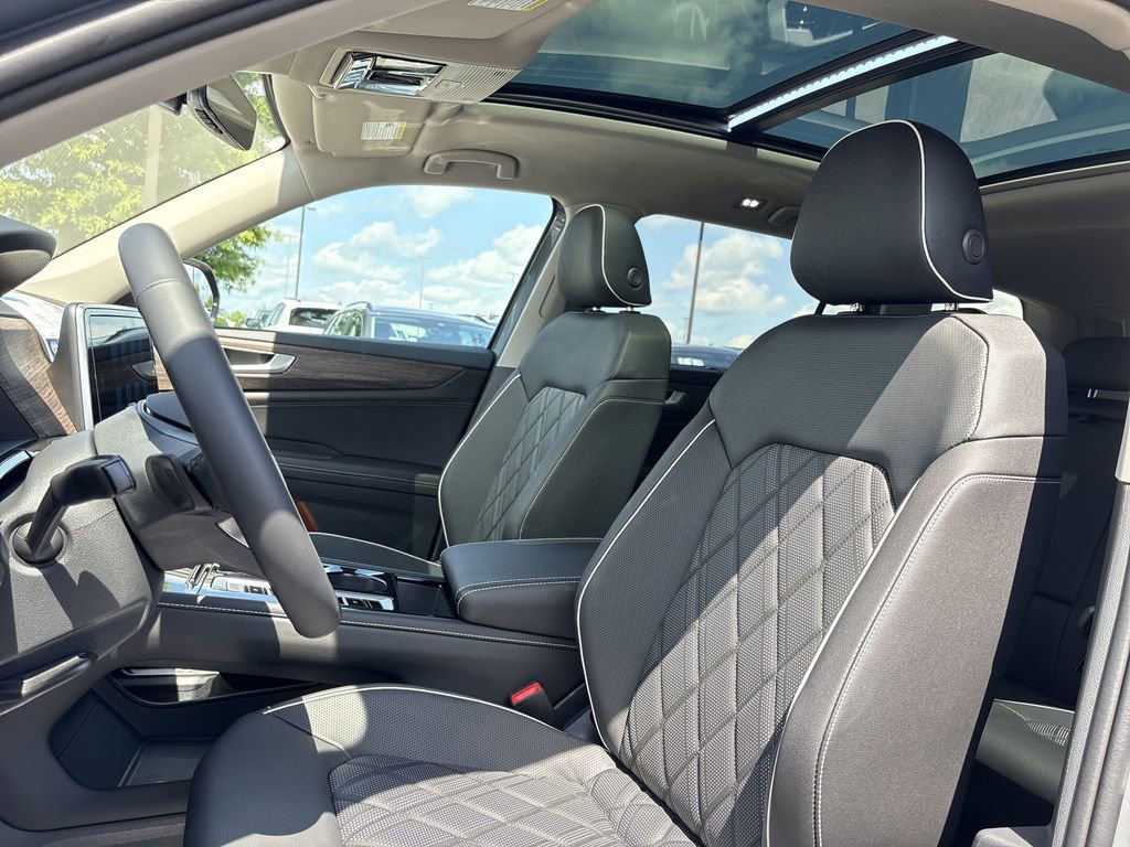 New 2025 Volkswagen Atlas SEL Premium R-Line image 12