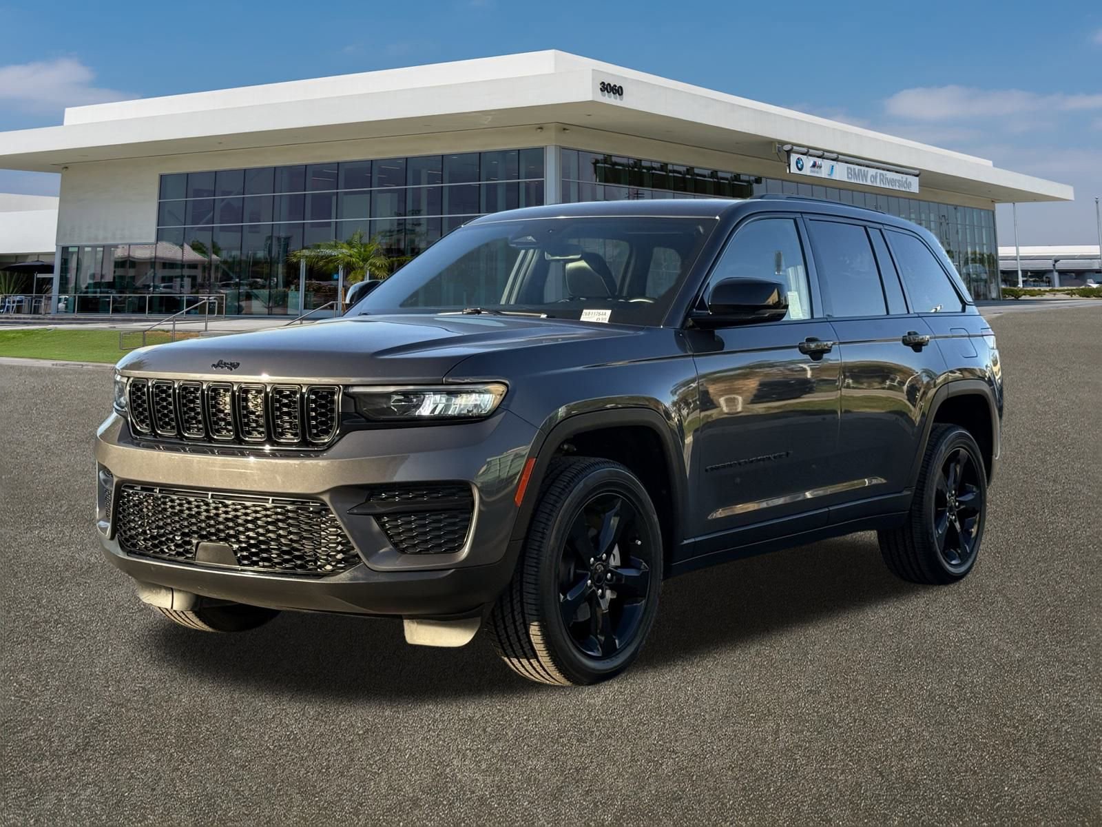 Used 2022 Jeep Grand Cherokee Altitude image 5