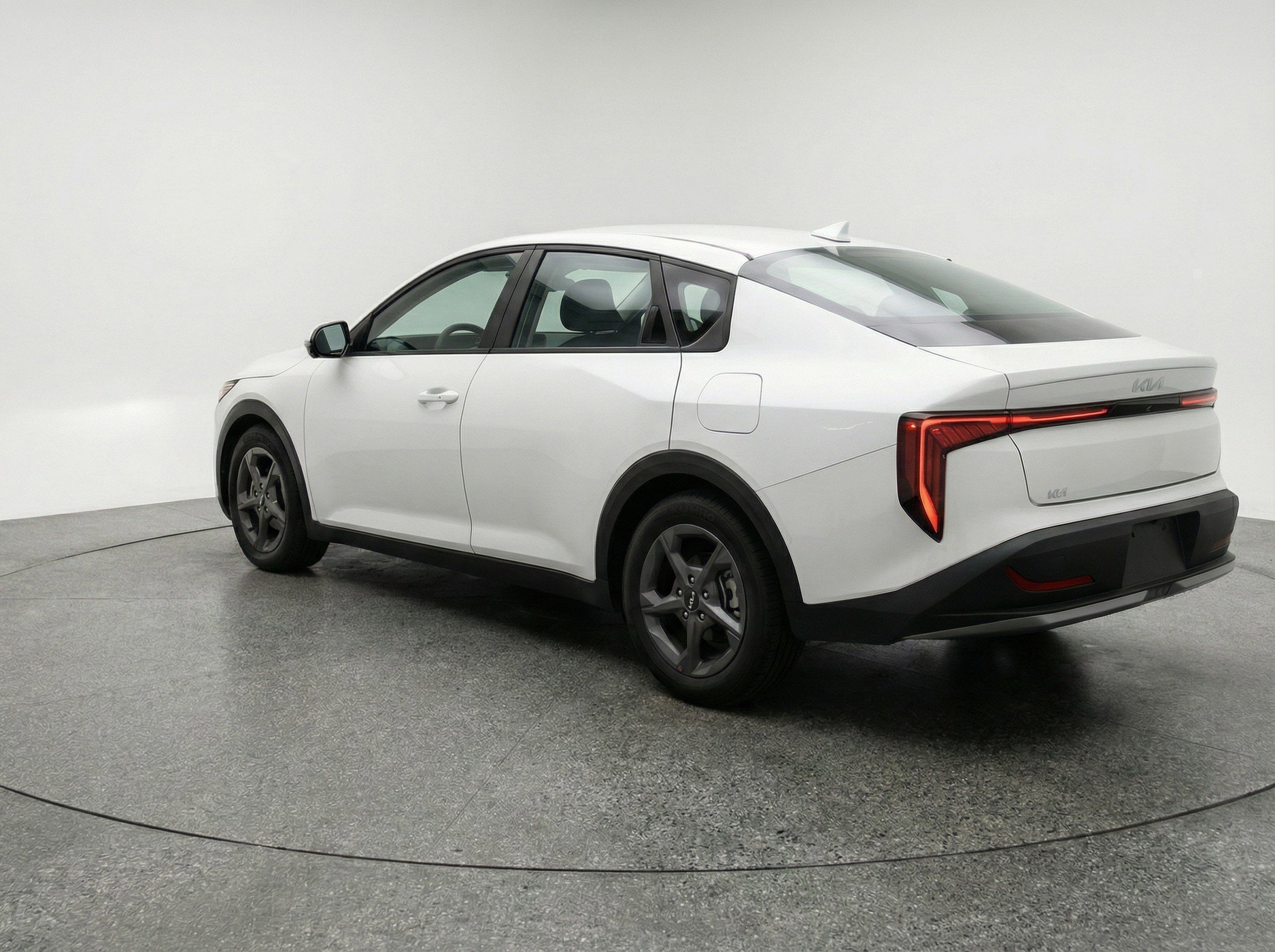 Used 2025 Kia K4 LXS image 6