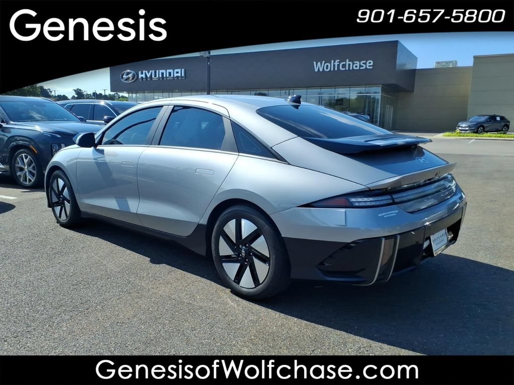 Used 2024 Hyundai Ioniq 6 SE RWD image 3