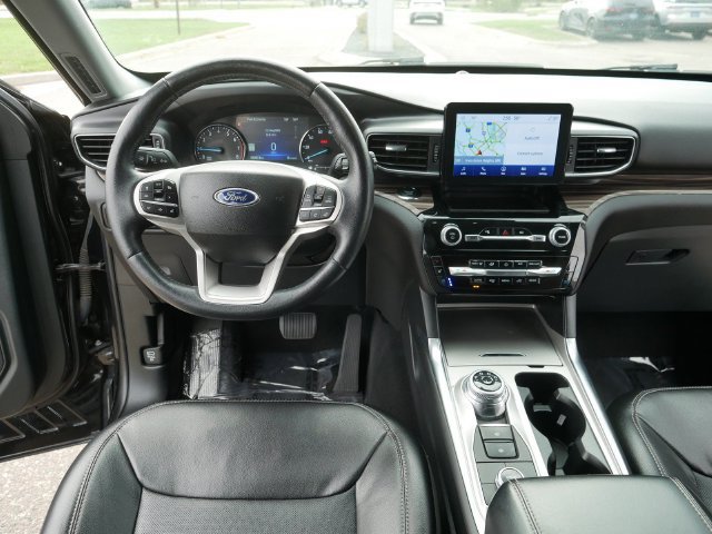 Used 2023 Ford Explorer Limited AWD/4WD image 22