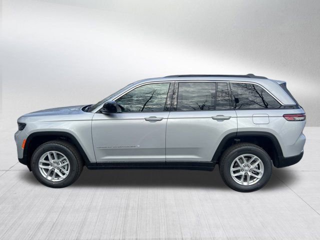 New 2025 Jeep Grand Cherokee Laredo image 8