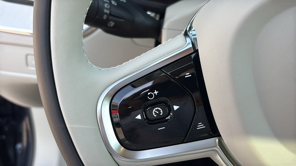 New 2027 Volvo XC60 B5 Ultra AWD/4WD image 16