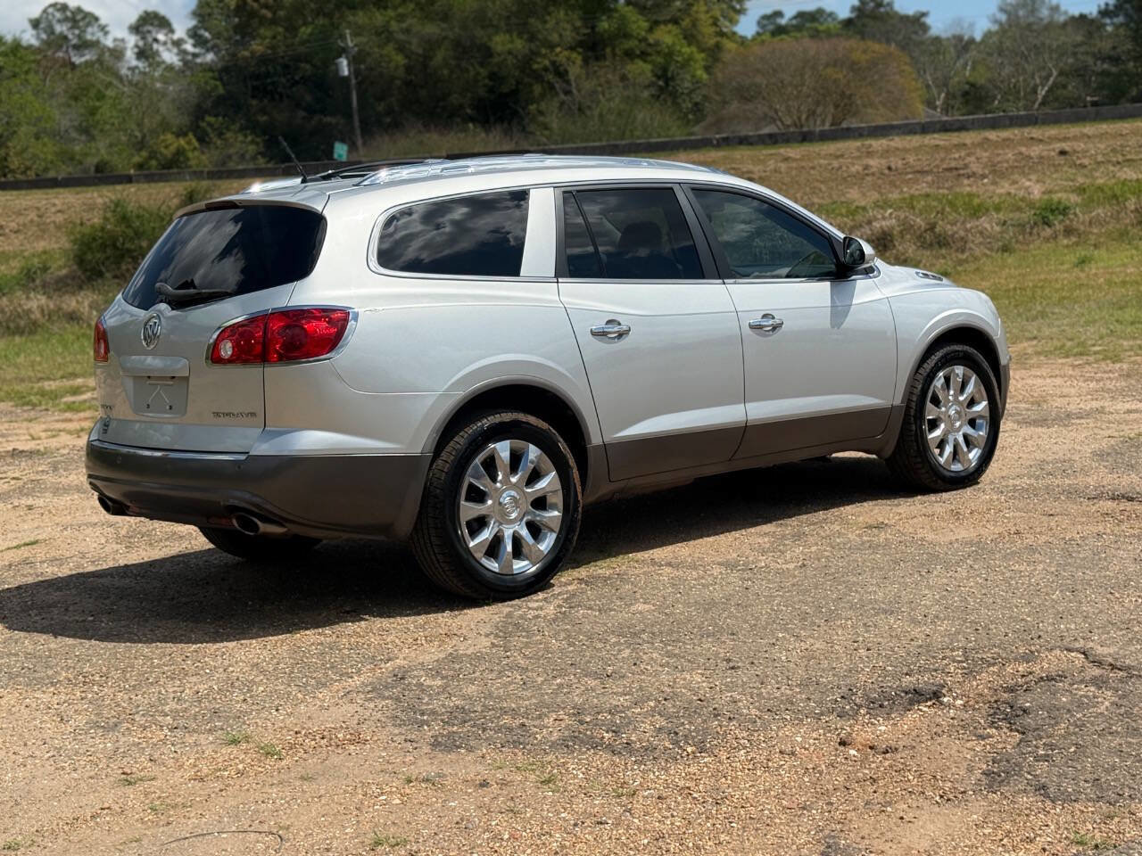 Used 2012 Buick Enclave Premium w/ LPO, Cargo Convenience Pkg FWD image 4