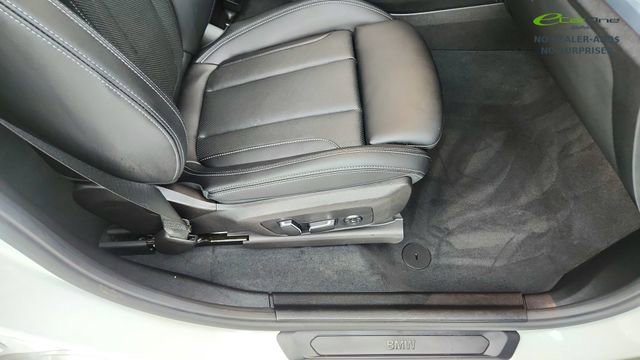 Used 2025 BMW X4 xDrive30i image 23