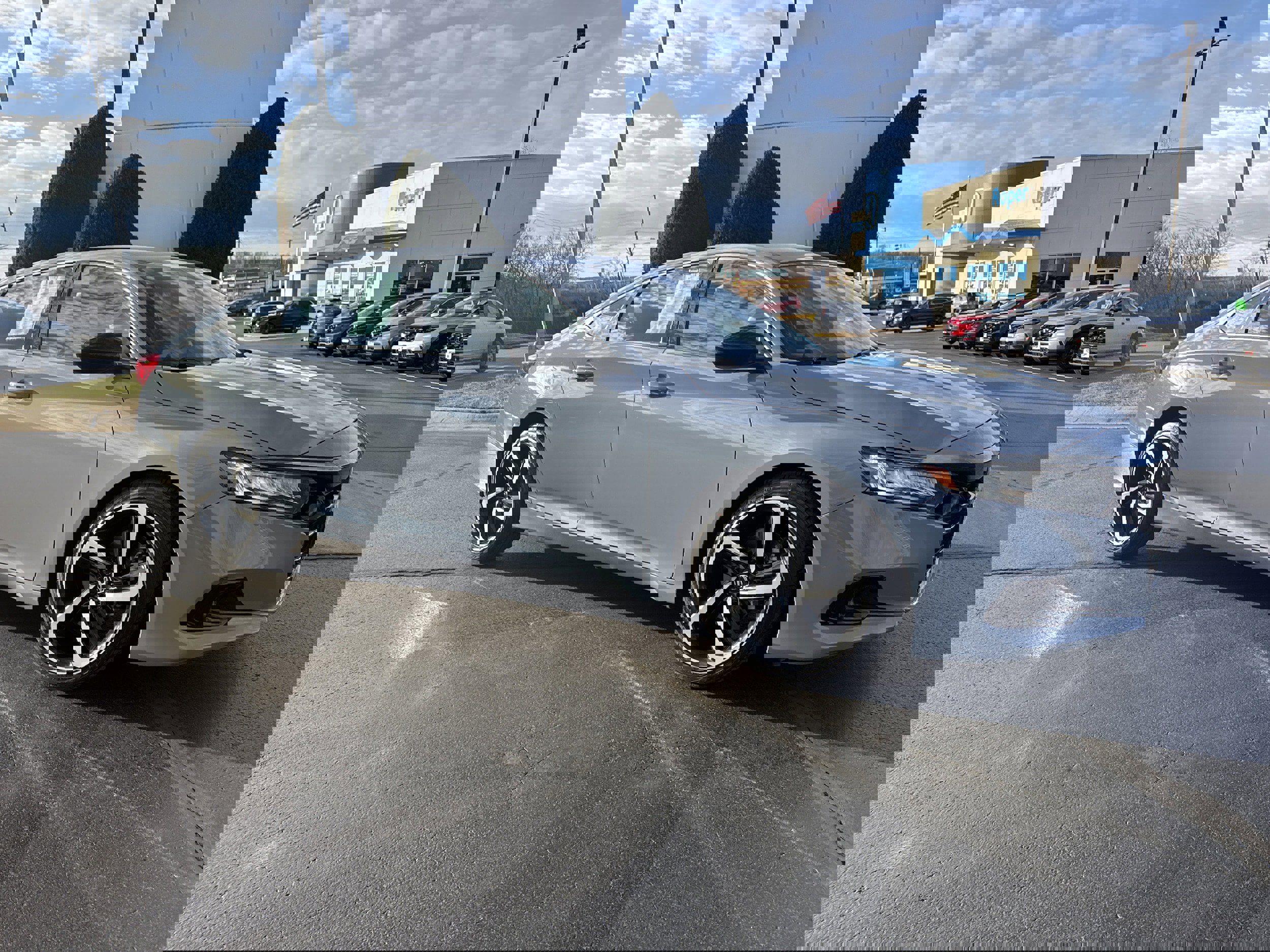 Used 2022 Honda Accord Sport image 1