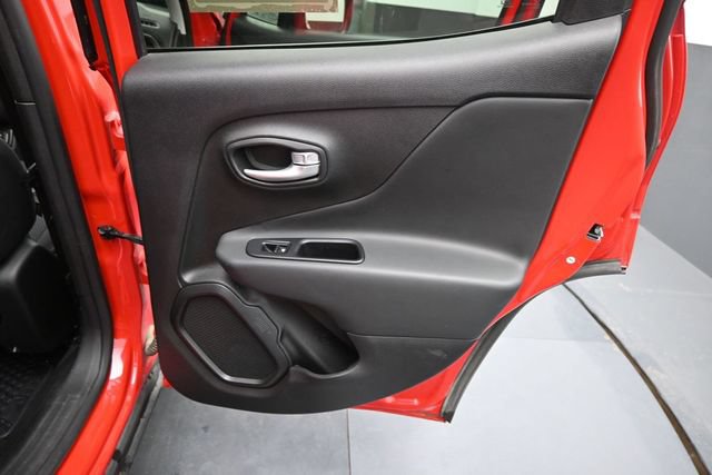 Used 2023 Jeep Renegade Latitude w/ Premium Group AWD/4WD image 23