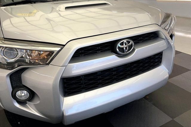 Used 2018 Toyota 4Runner TRD Off-Road w/ Convenience Package AWD/4WD image 31