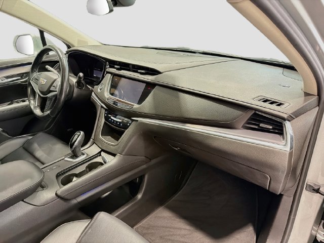 Certified 2018 Cadillac XT5 Premium Luxury FWD image 26