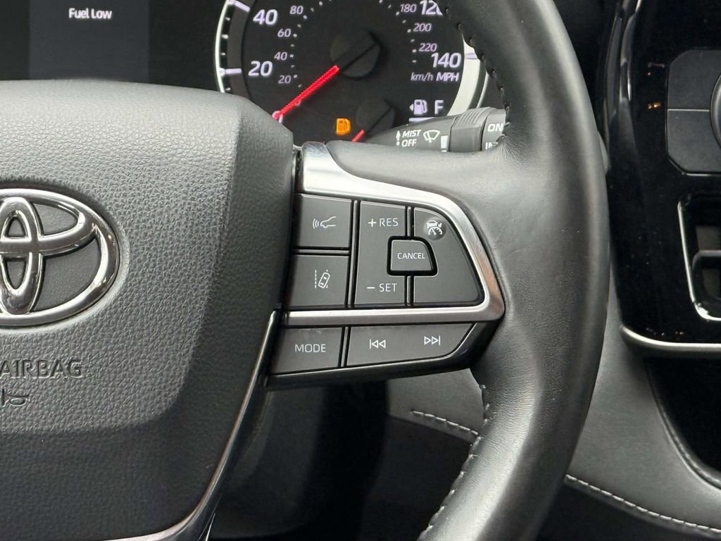 Used 2021 Toyota Highlander LE image 20