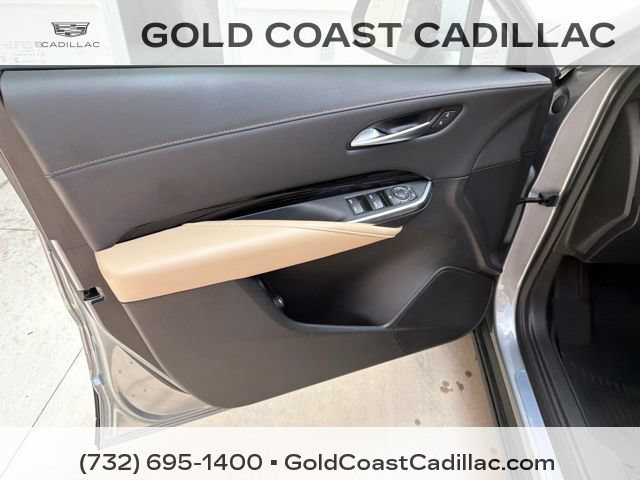 Certified 2024 Cadillac XT4 Luxury w/ Cold Weather Package FWD image 15