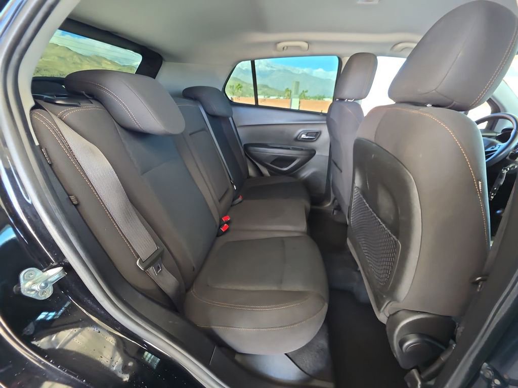 Used 2019 Chevrolet Trax LS image 27