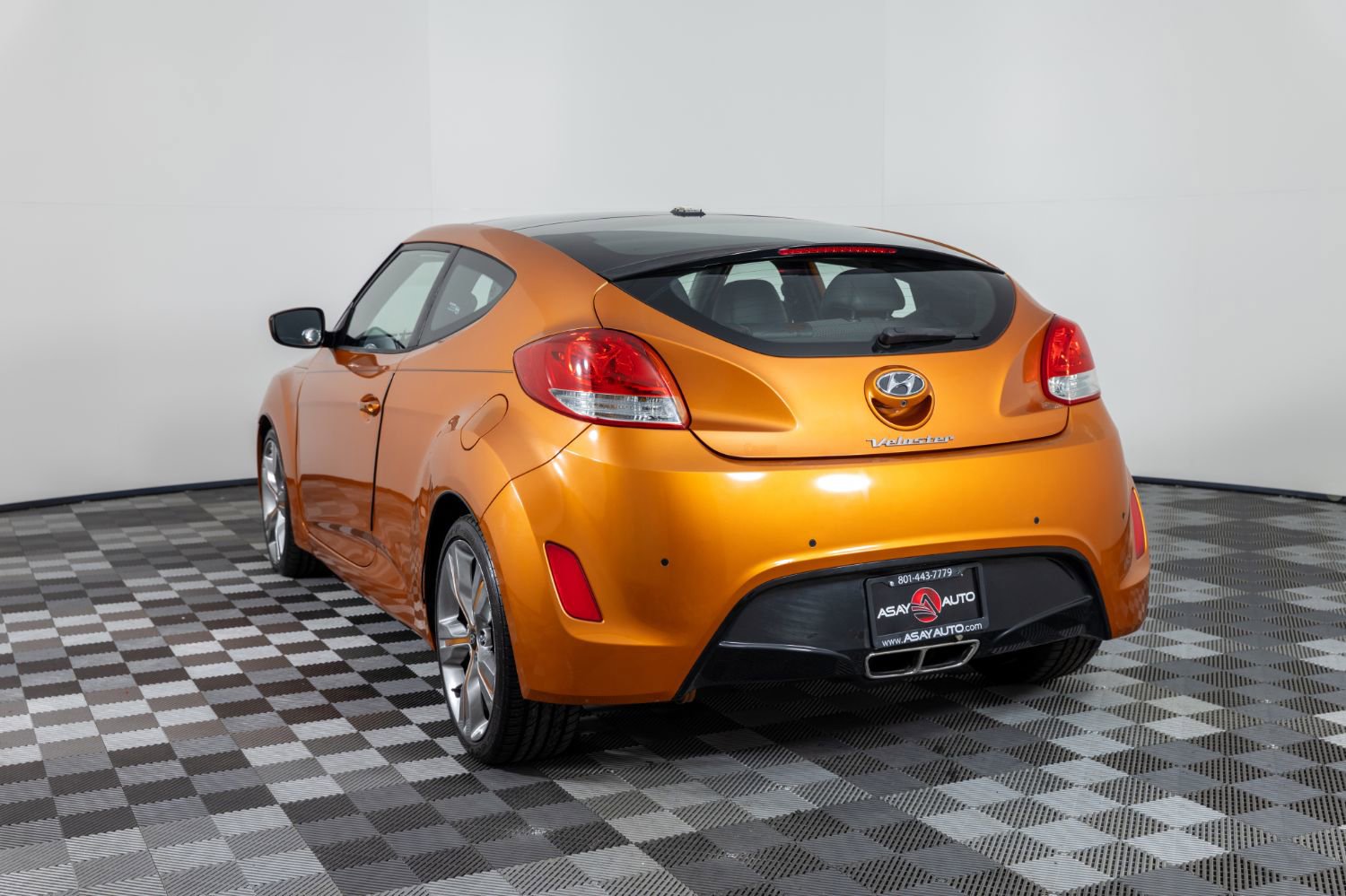 Used 2012 Hyundai Veloster w/ Style Pkg image 5