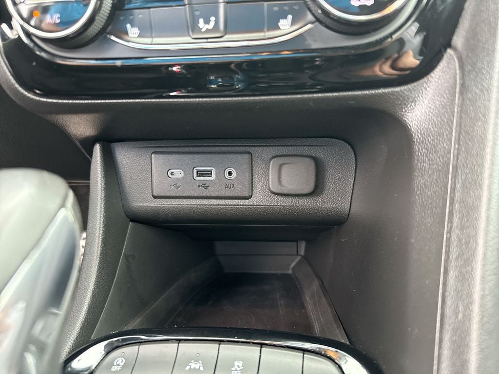 Certified 2023 Buick Encore GX Select w/ Sport Touring Package FWD image 13