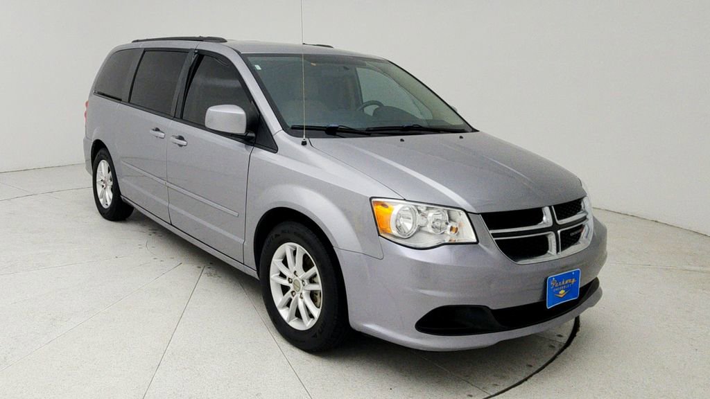 Used 2016 Dodge Grand Caravan SXT FWD image 1