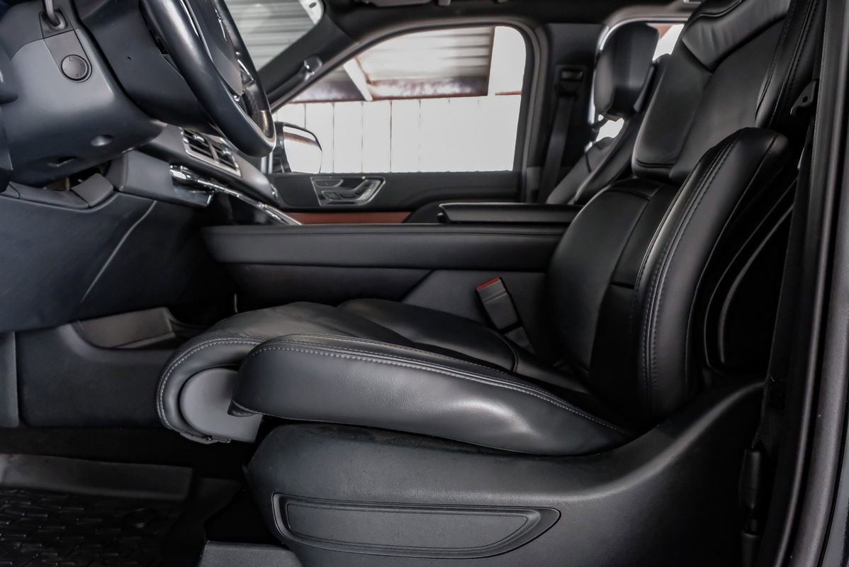 Used 2024 Lincoln Navigator Reserve image 30