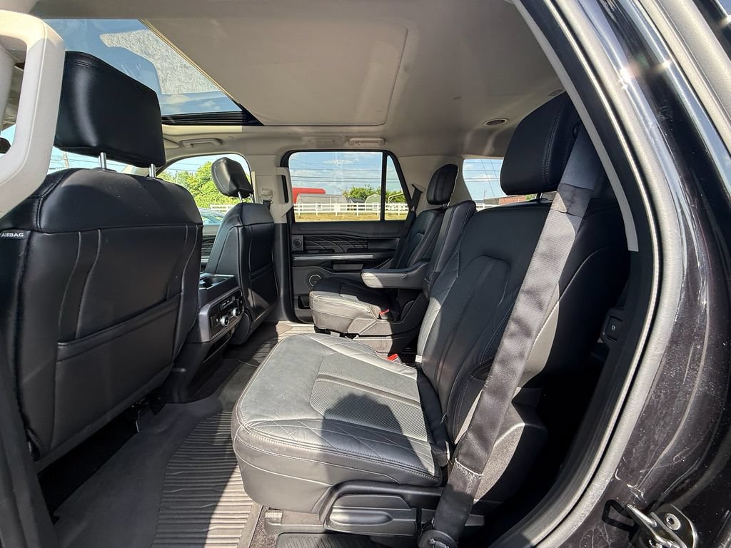 Used 2019 Ford Expedition Platinum AWD/4WD image 19