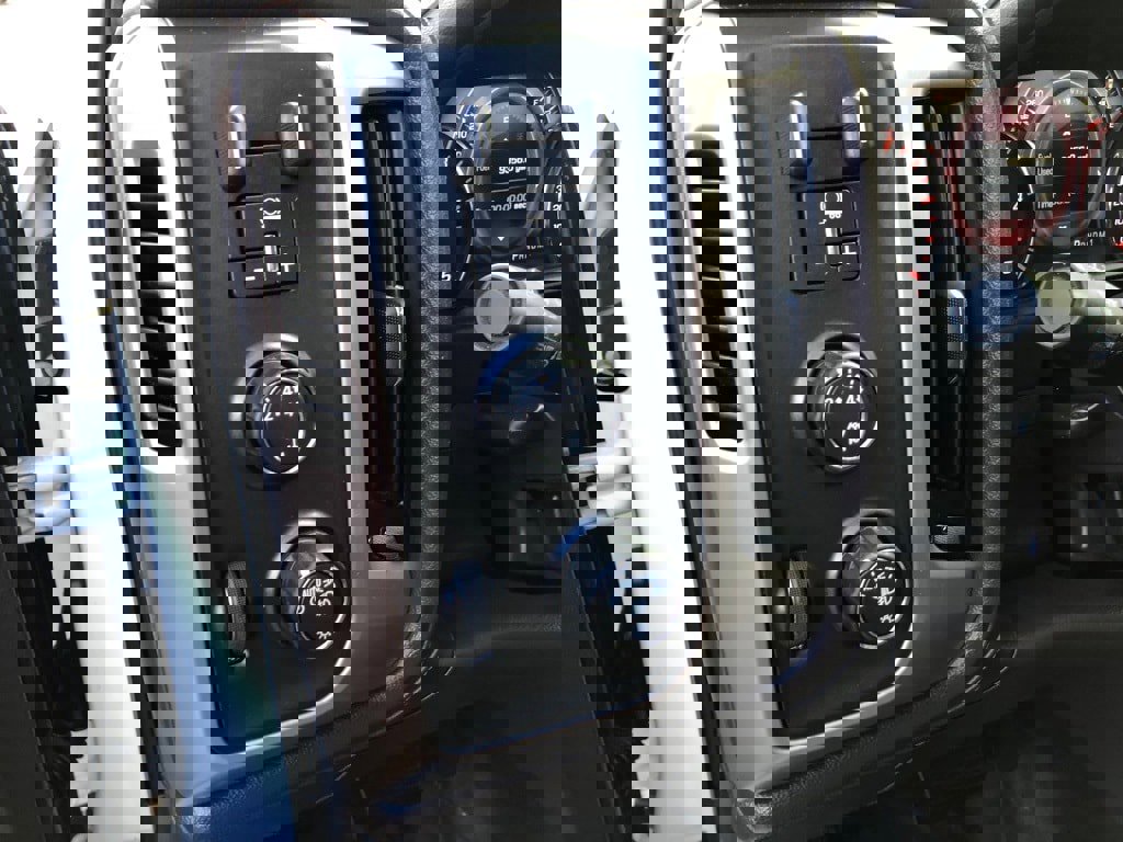 Used 2016 GMC Sierra 2500 Denali w/ Duramax Plus Package image 14