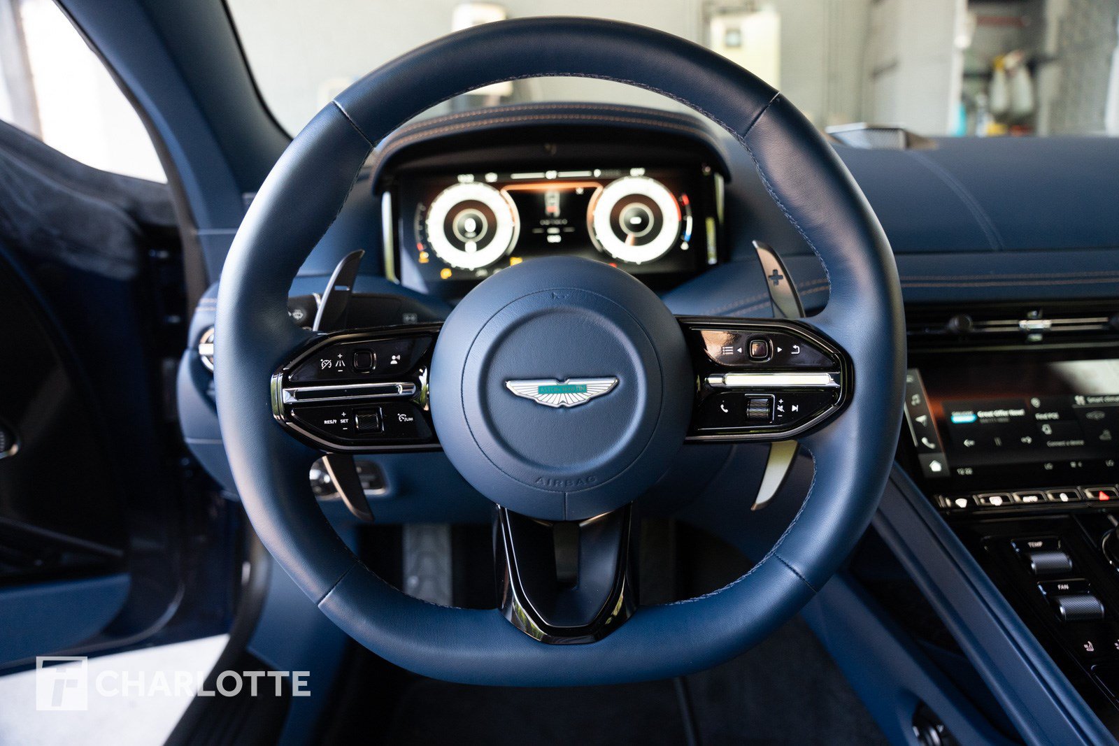 Used 2025 Aston Martin DB12 Coupe RWD image 25