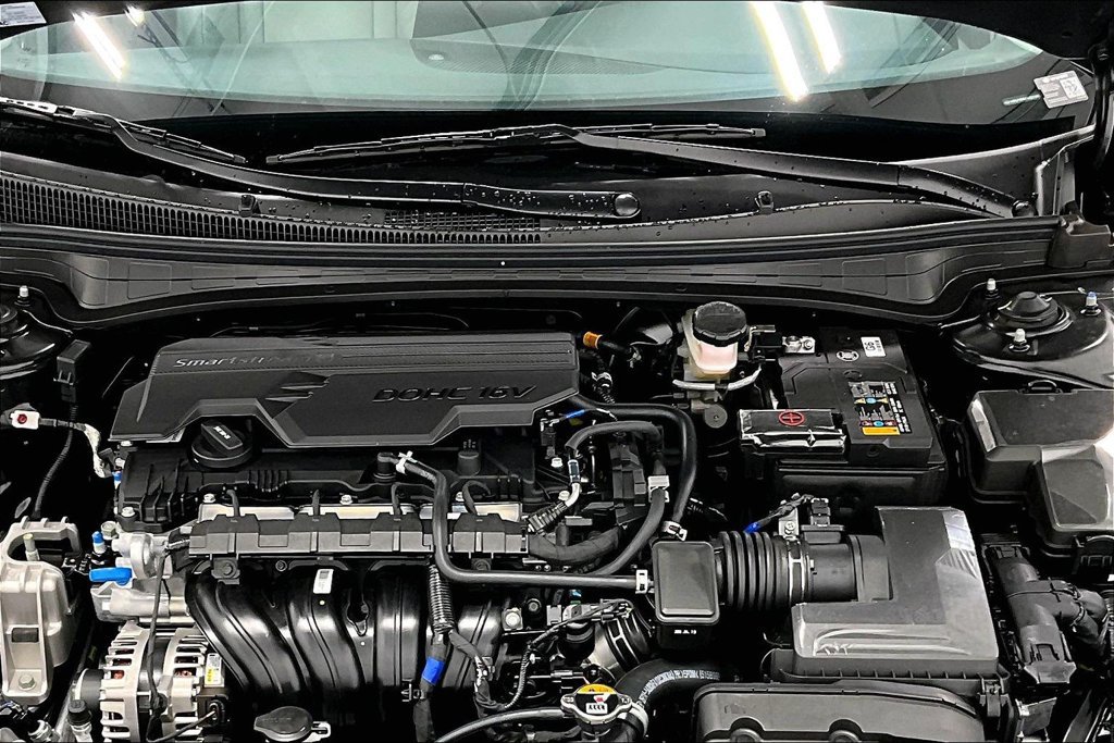 New 2026 Hyundai Elantra Limited FWD image 24