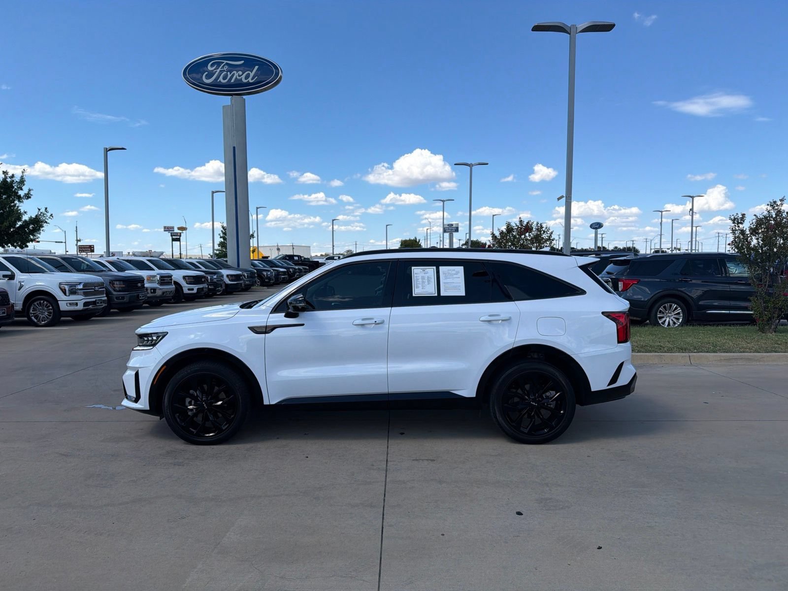 Used 2023 Kia Sorento SX FWD video 2