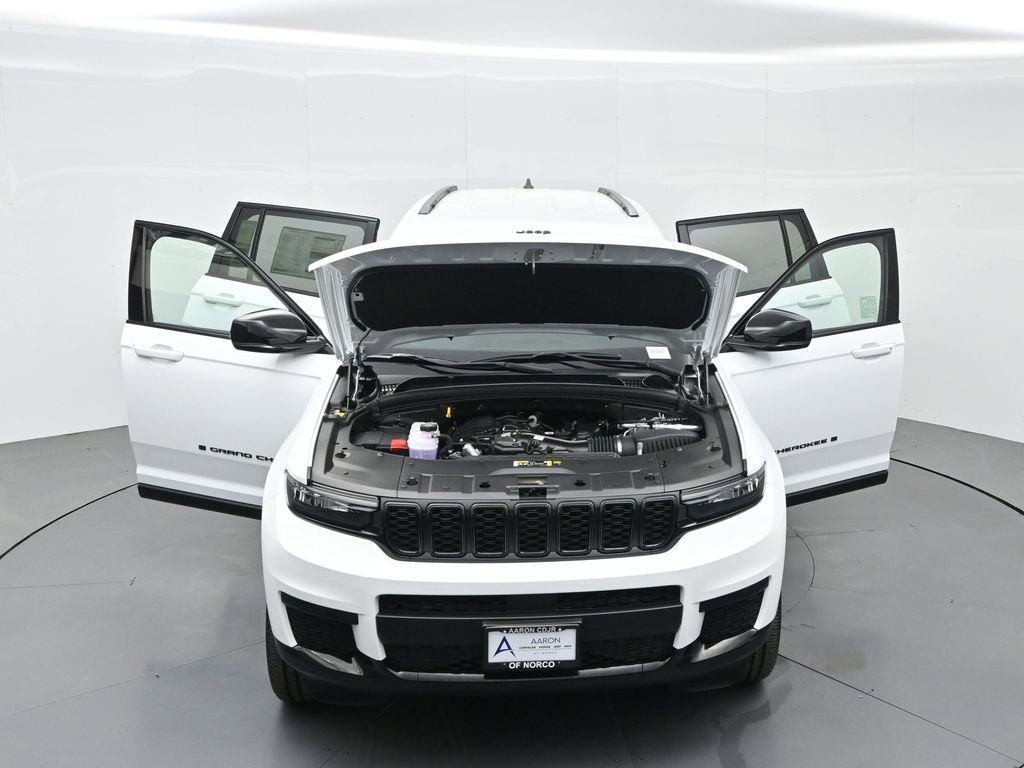 New 2025 Jeep Grand Cherokee L Altitude image 36