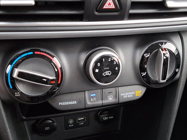 Used 2019 Hyundai Kona SE image 15