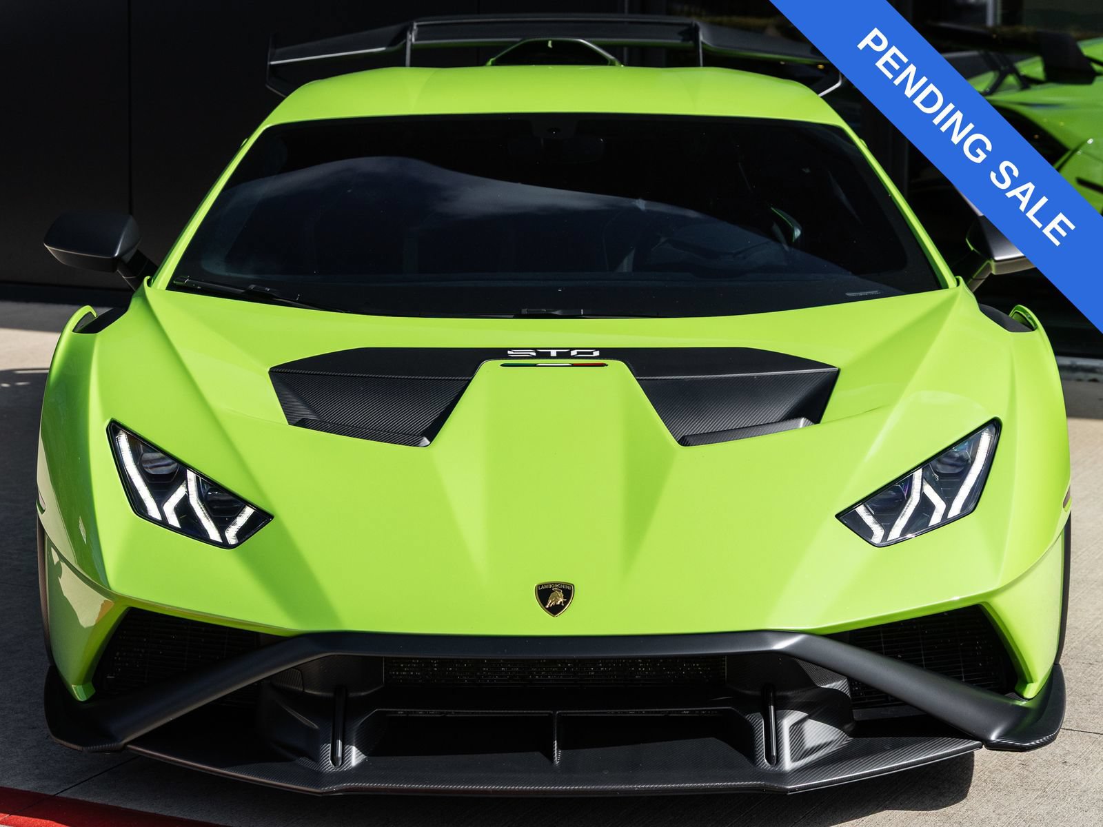 Used 2023 Lamborghini Huracan STO RWD image 4