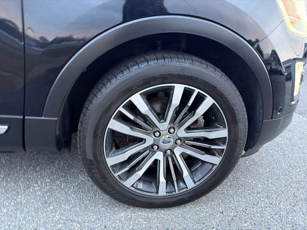 Used 2017 Ford Explorer Platinum image 40