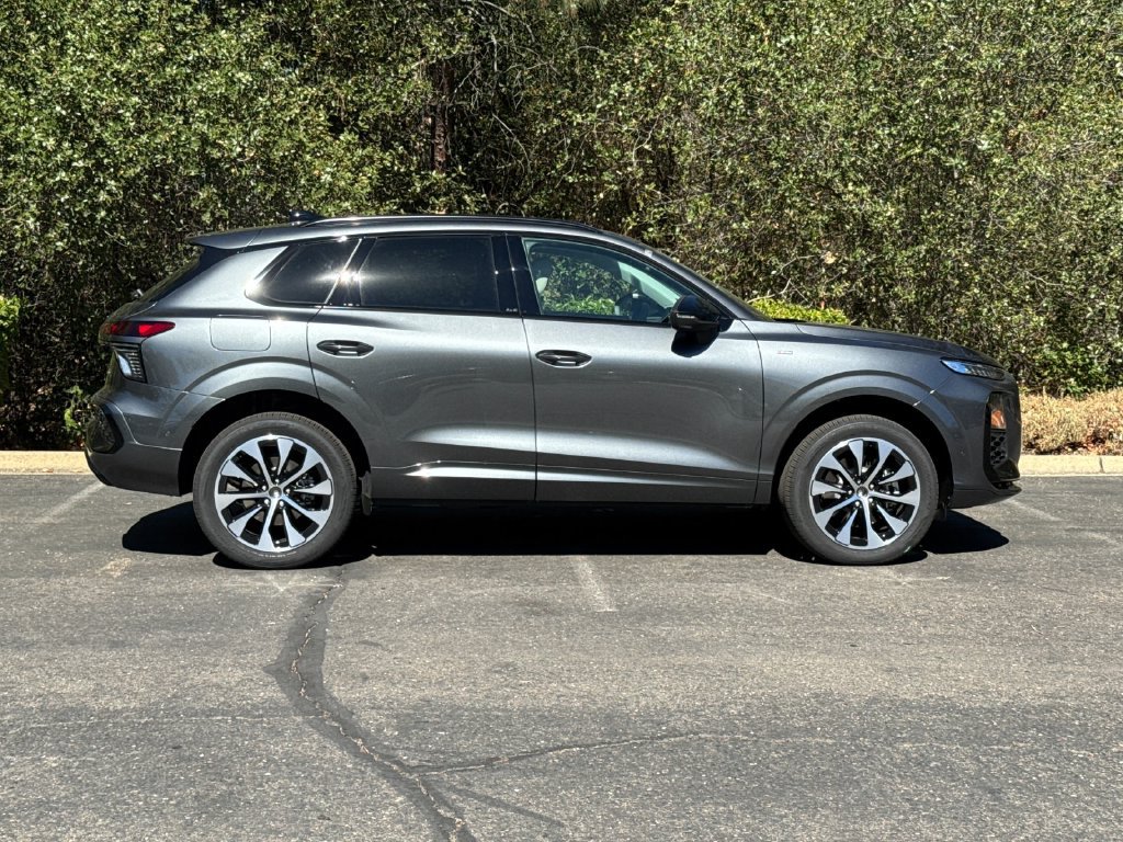 New 2026 Audi Q3 quattro 2.0T AWD/4WD image 4