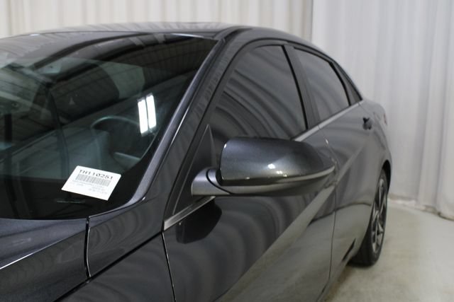 Used 2023 Hyundai Elantra Limited FWD image 37