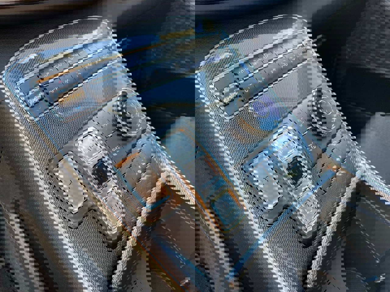 Used 2022 Hyundai Santa Fe SEL w/ Convenience Package image 10