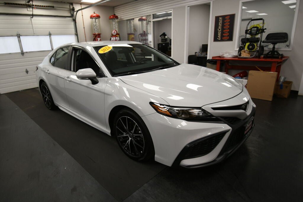 Certified 2024 Toyota Camry SE AWD/4WD image 2