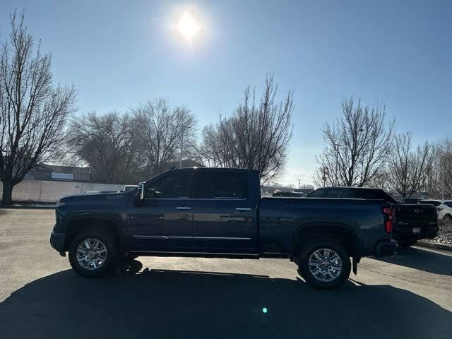 Used 2024 Chevrolet Silverado 3500 High Country w/ Technology Package image 8