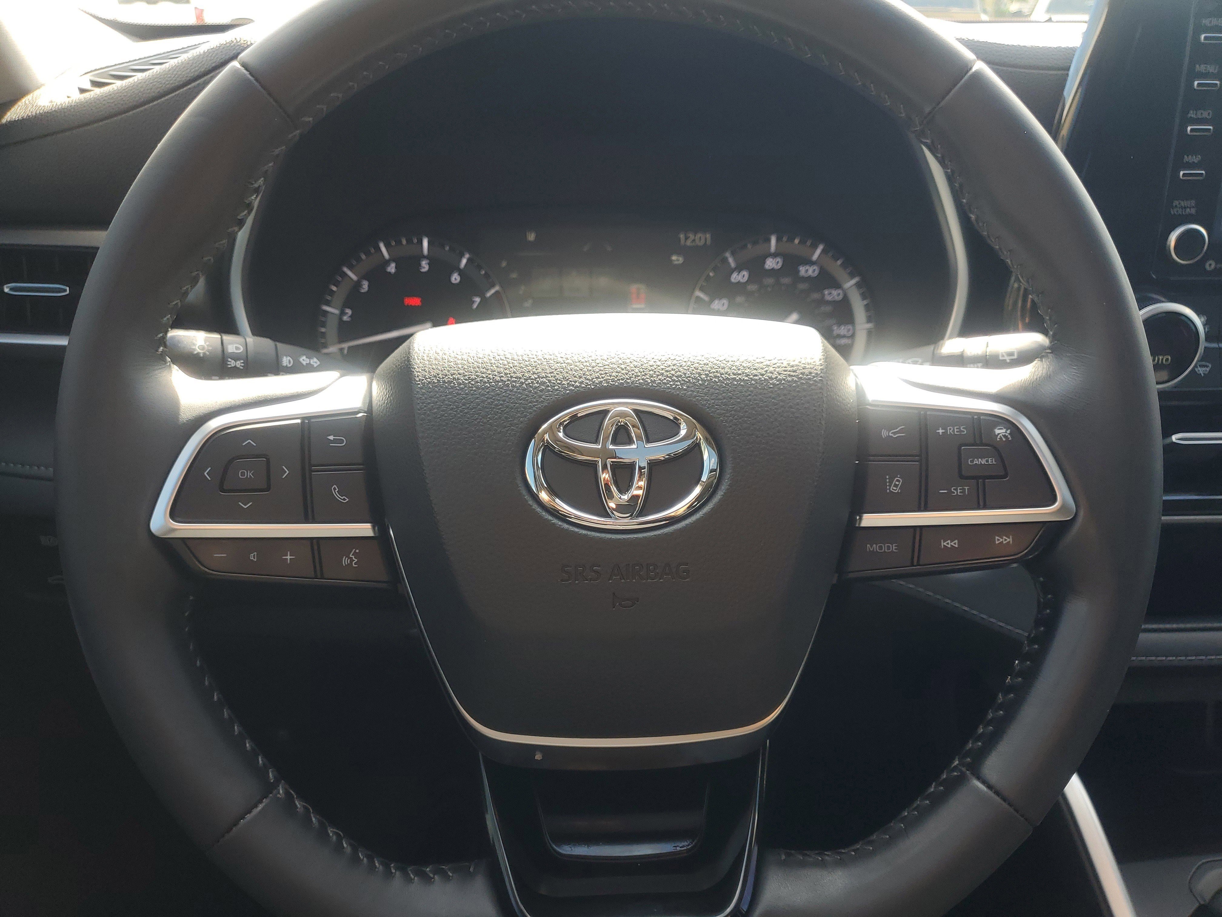 Used 2021 Toyota Highlander XLE image 22