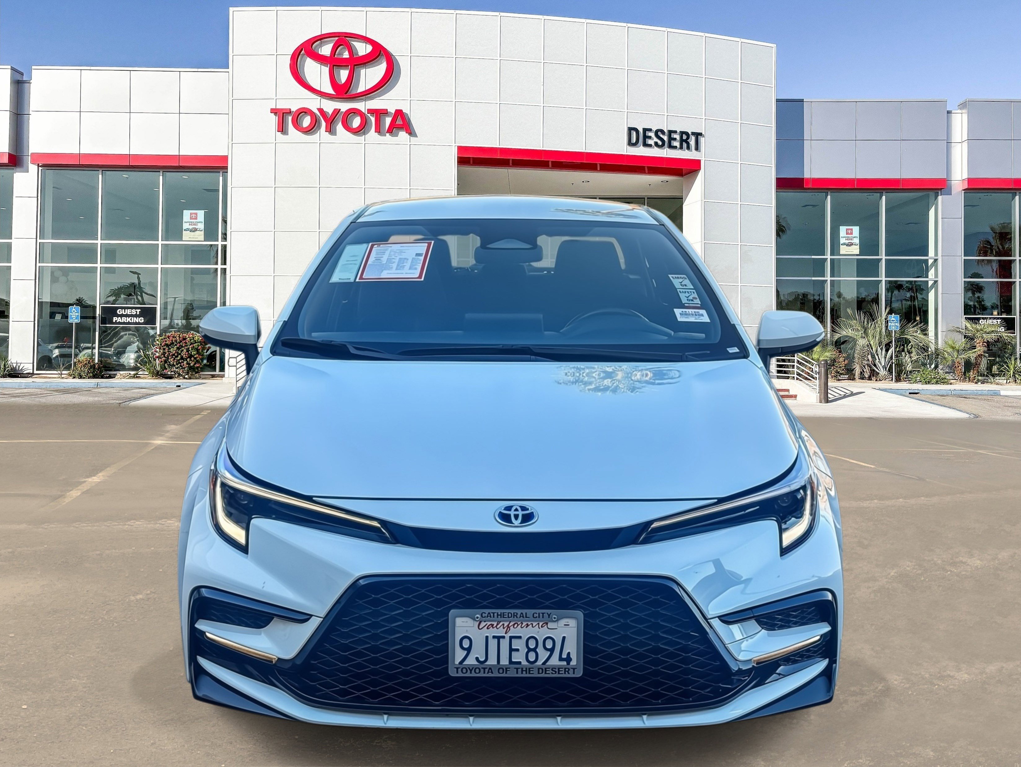 Used 2024 Toyota Corolla SE image 2