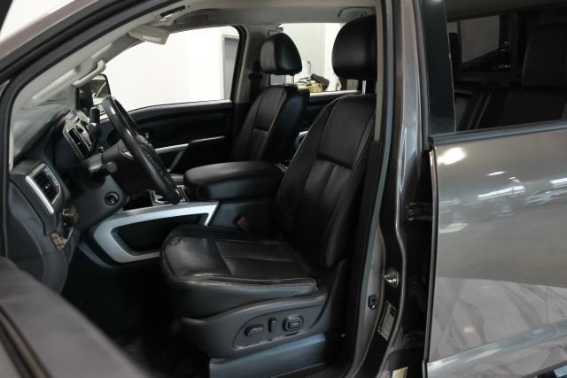 Used 2016 Nissan Titan SL AWD/4WD image 29