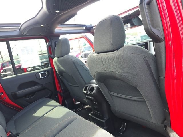 Used 2025 Jeep Wrangler Unlimited Sahara w/ Safety Group image 51