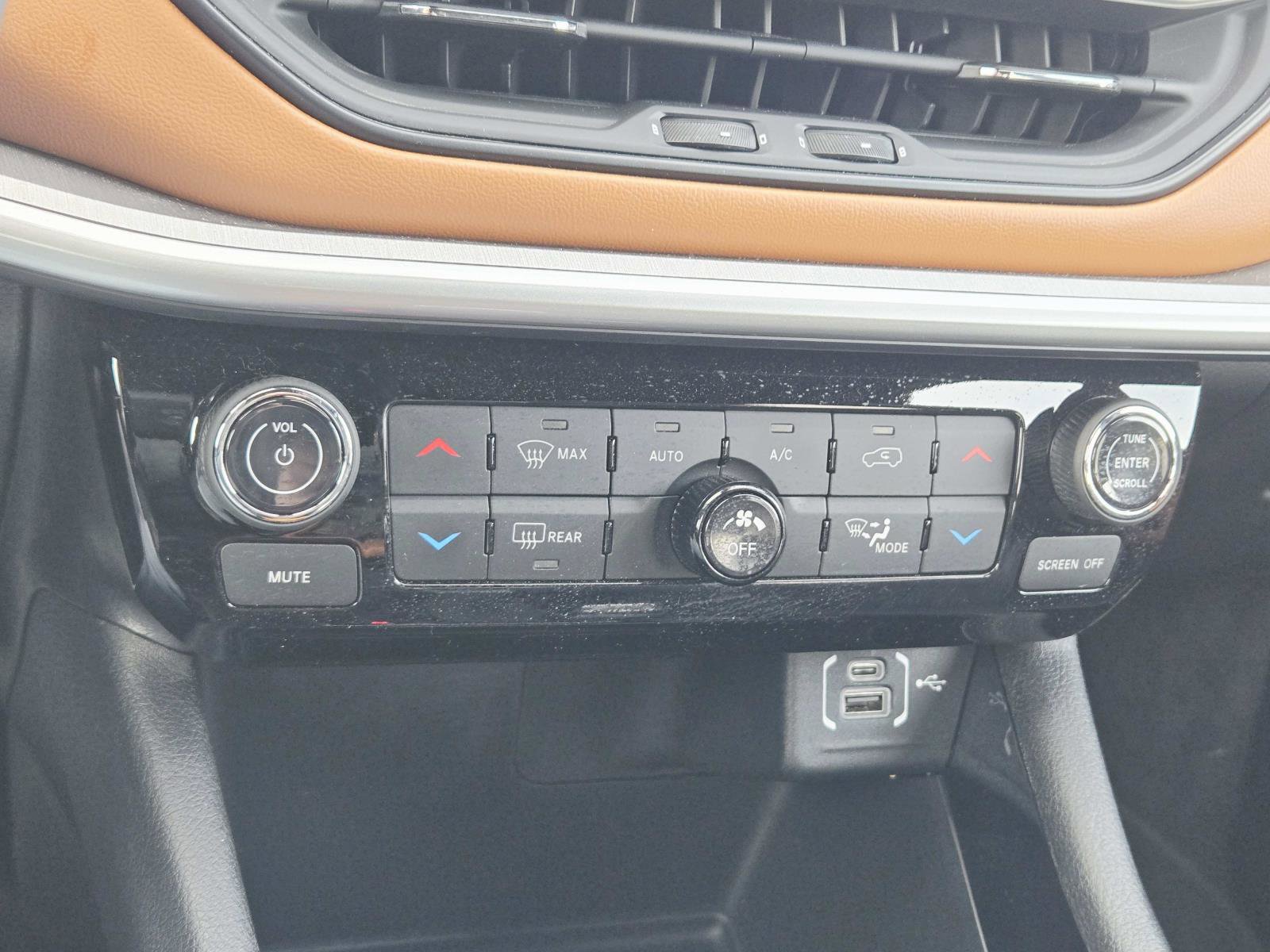 Used 2024 Jeep Compass Limited w/ Elite Group image 30